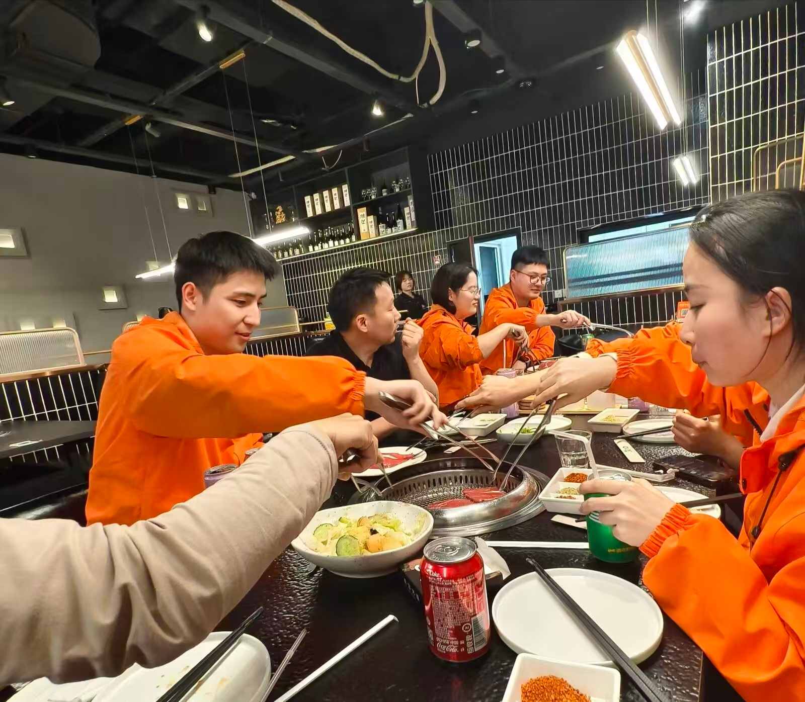 Kako aktivnost Team Building pomaga Zhejiang SEAVERO optimizirati raziskave in razvoj ter proizvodnjo domačih aparatov za kavo?
